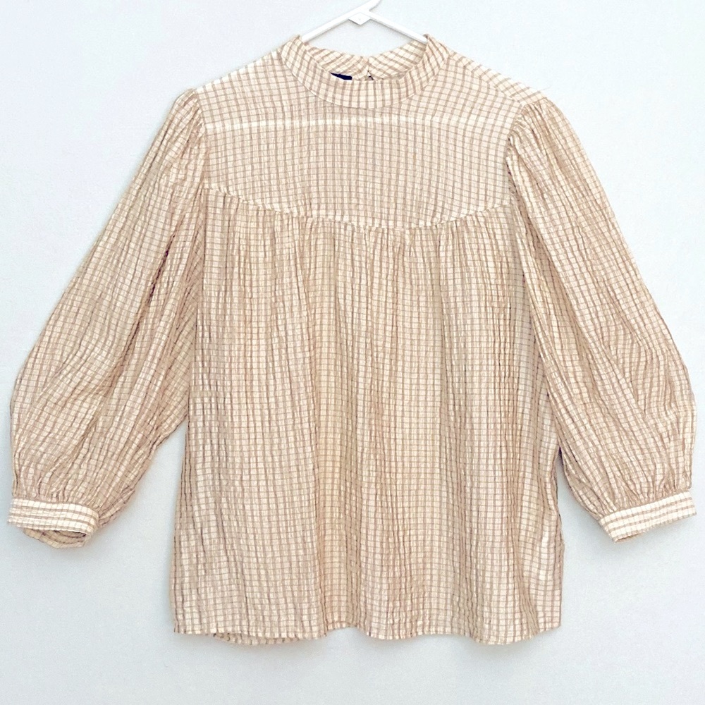 Beige shiny pucker top balloon sleeves L